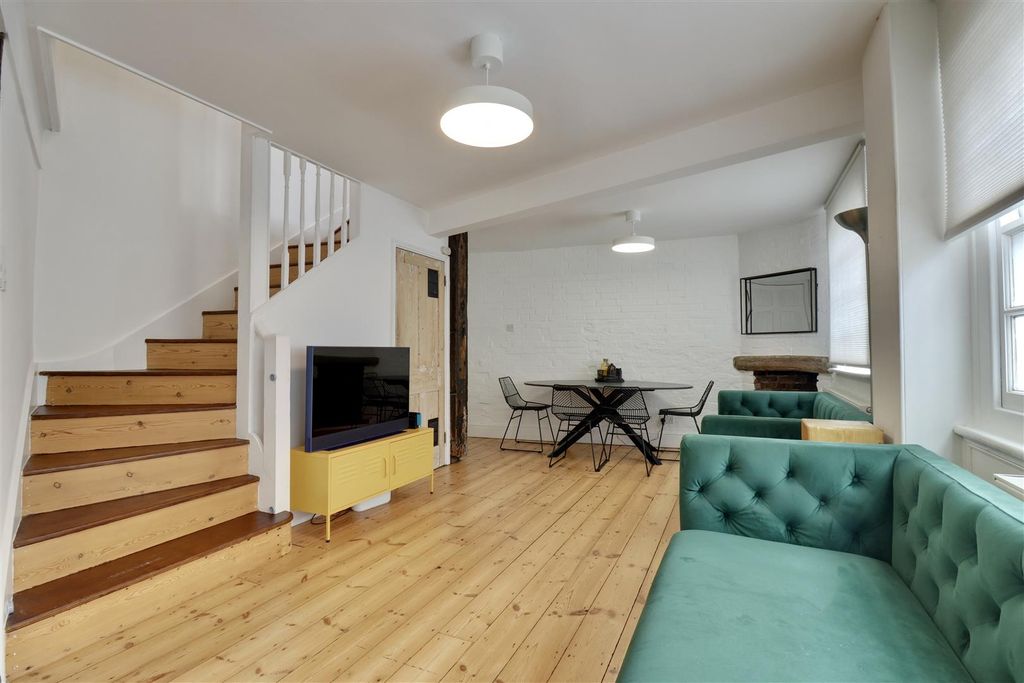 Property photo 2 of 22 A9Ff89B4-Bd91-46Af-A346-40E172C4C9C5_1_201_A.Jpeg