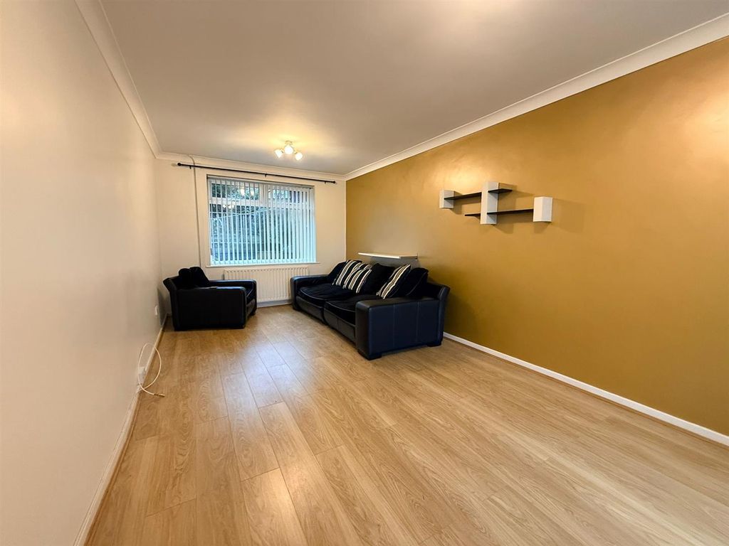 Property photo 2 of 13 Photo-2025-12-12-09-58-59 6.Jpg