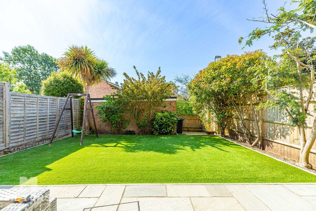 Property photo 2 of 21