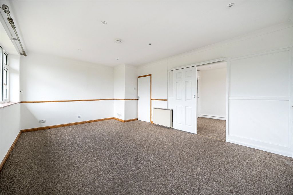 Property photo 2 of 10 Picture No. 11