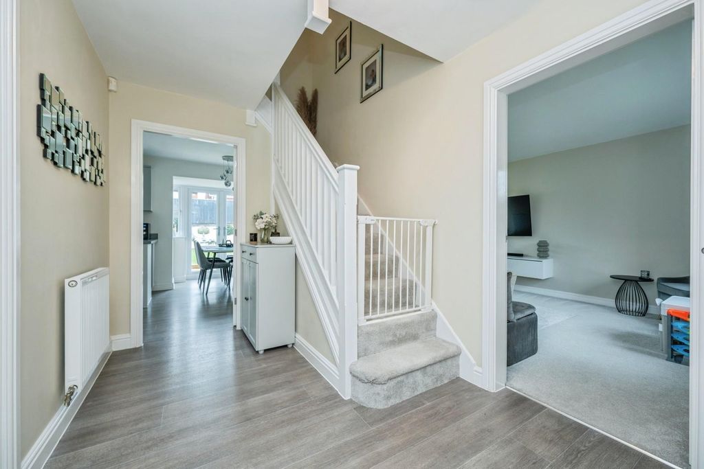 Property photo 3 of 29 22Croftclose-3.Jpg