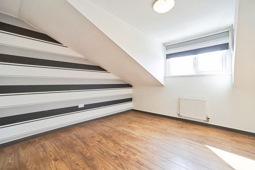 Additional image 12 of 3 bed flat for saleOwlcotes Road, Pudsey LS28