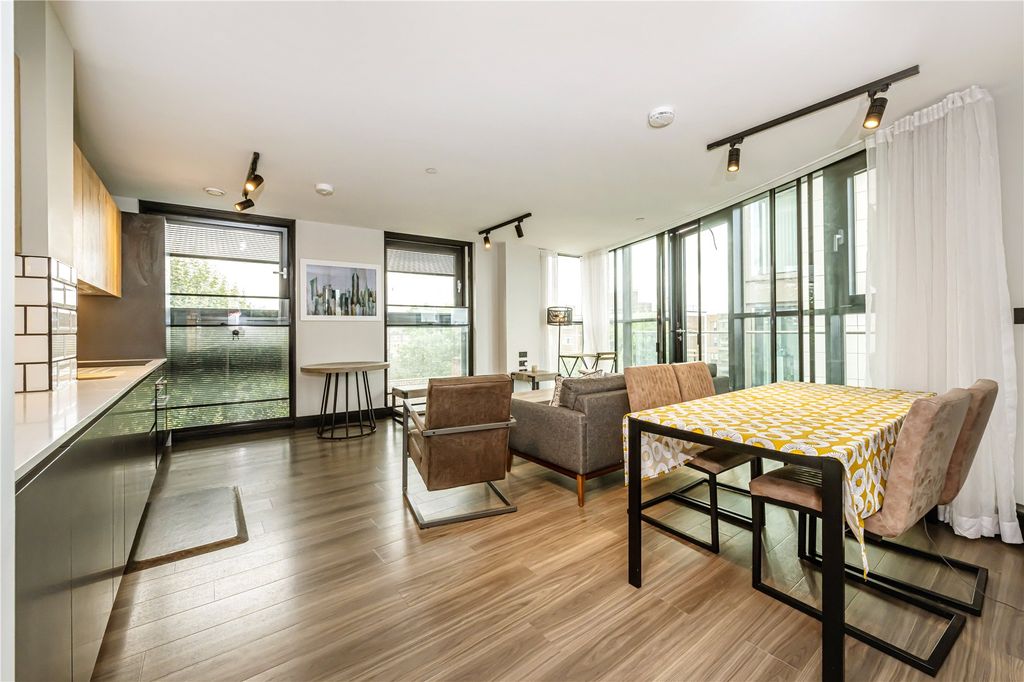 Property photo 2 of 14 Reception Room