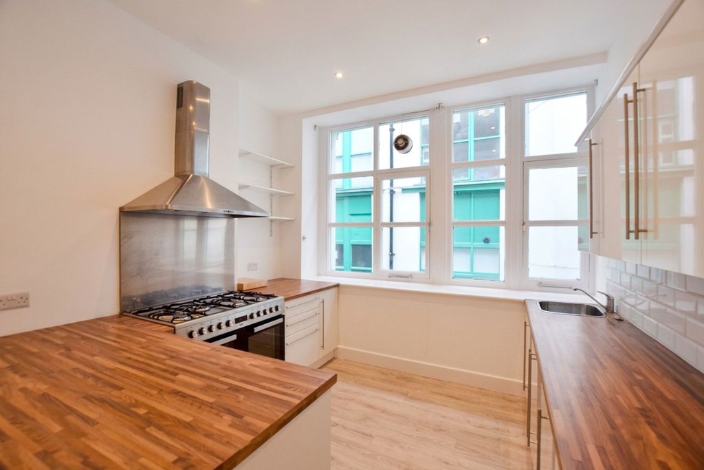 Property photo 1 of 8 Kitchen