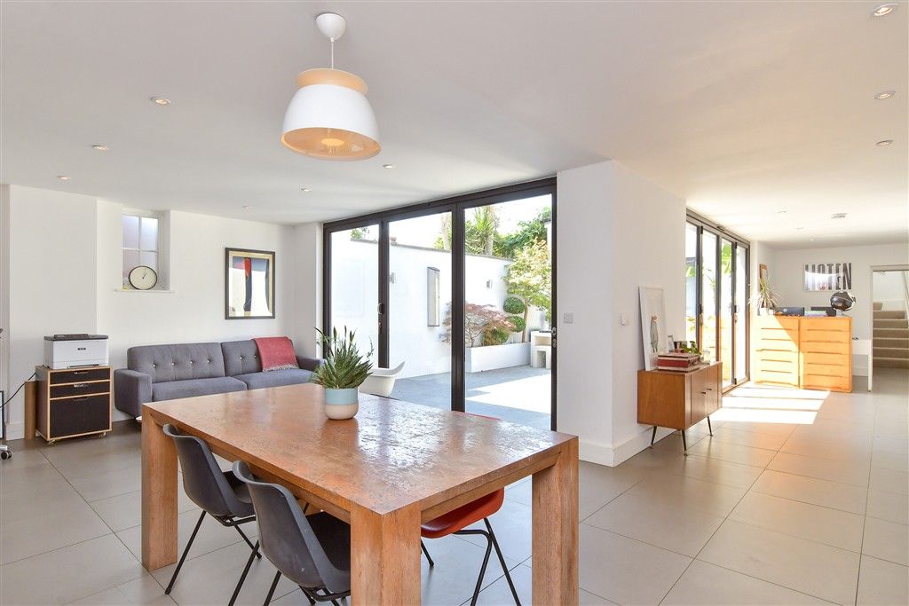 Property photo 1 of 17 Kitchen/ Dining Room