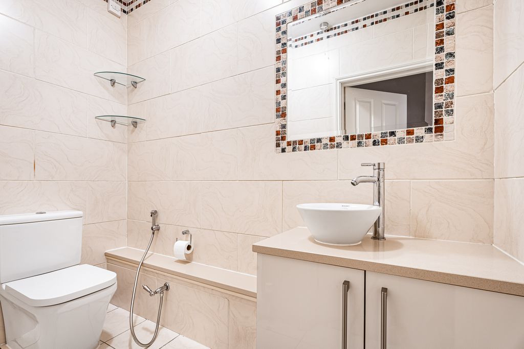 Additional image 19 of 5 bed detached house for saleMymms Drive, Brookmans Park AL9