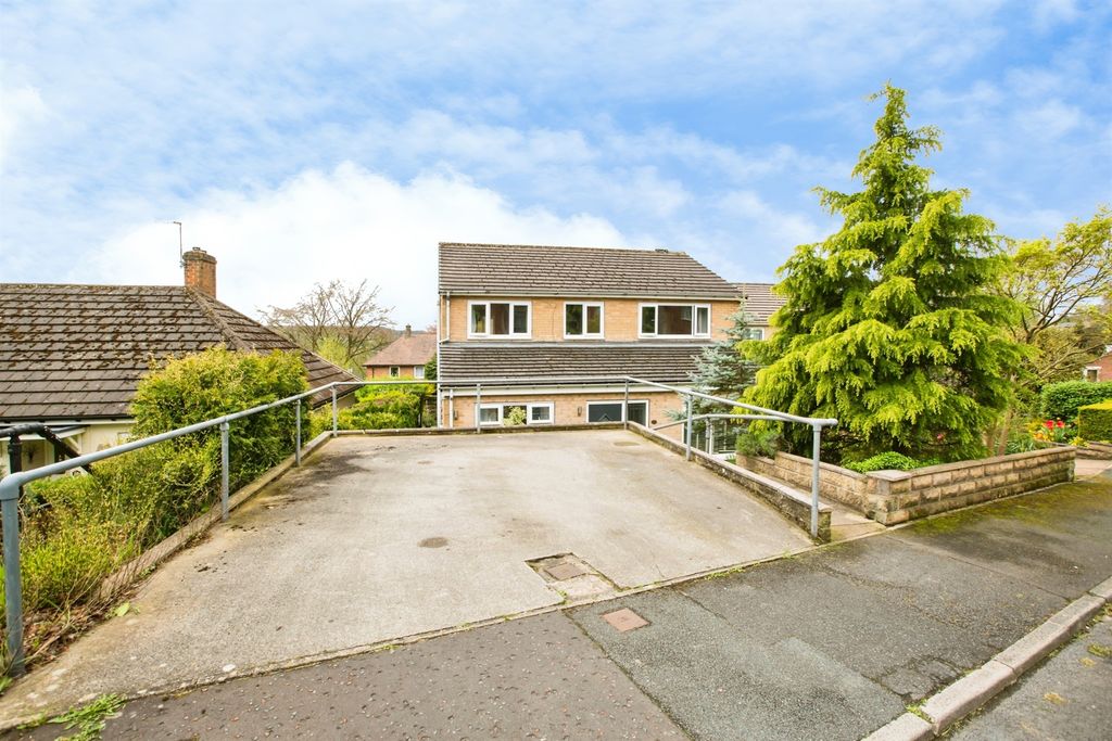 Property photo 2 of 20