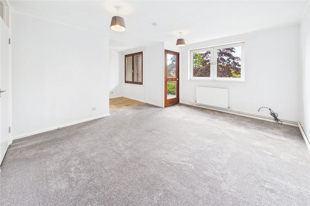 Property photo 2 of 14 Living/Dining Room