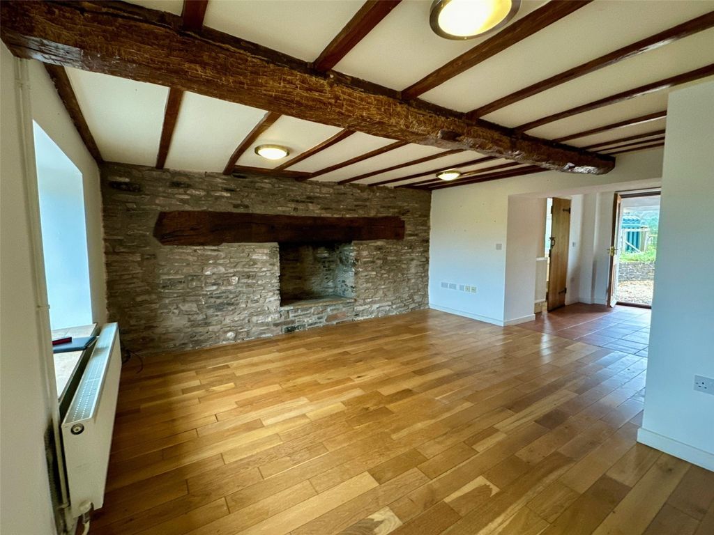 Property photo 3 of 15 Picture No. 18