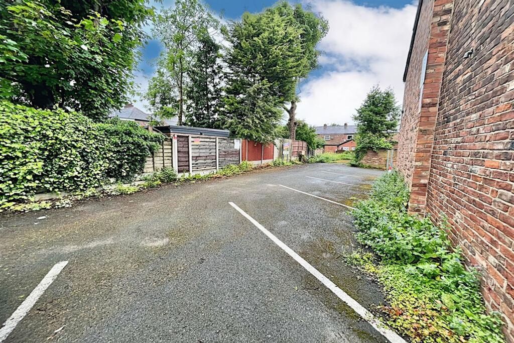 Property photo 1 of 4