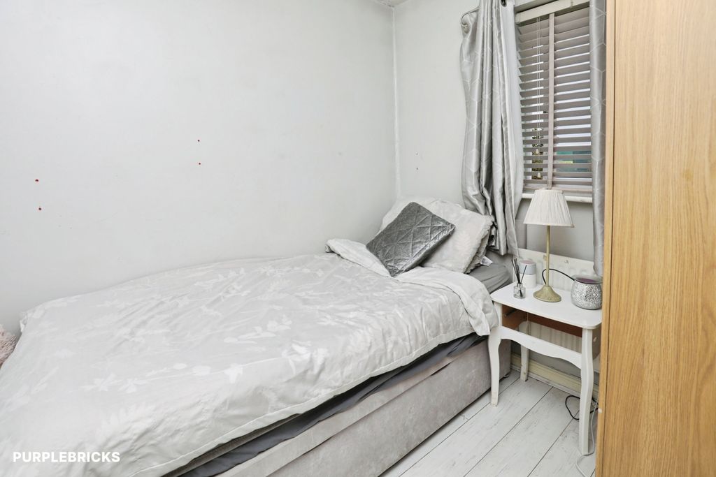 Property photo 3 of 23