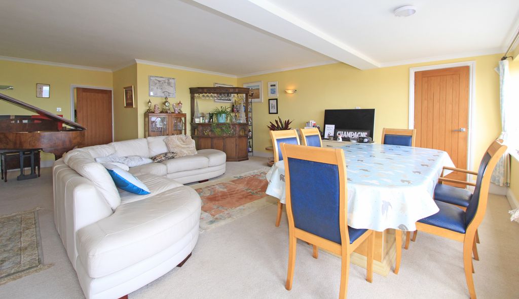 Property photo 3 of 26