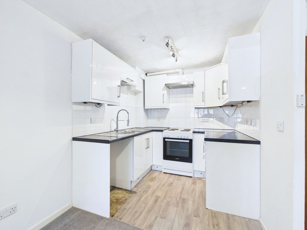 Property photo 2 of 8 Cam01909G0-Pr0524-Still008