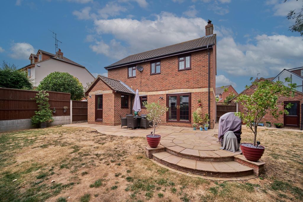 Property photo 3 of 25 Rear Garden