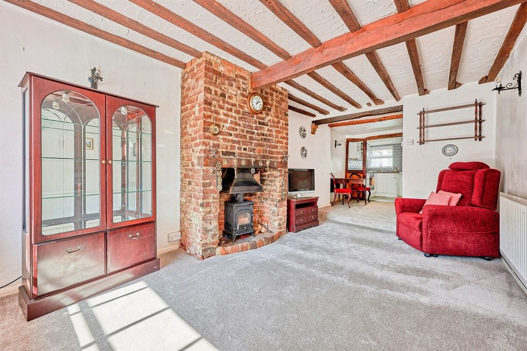 Property photo 2 of 17