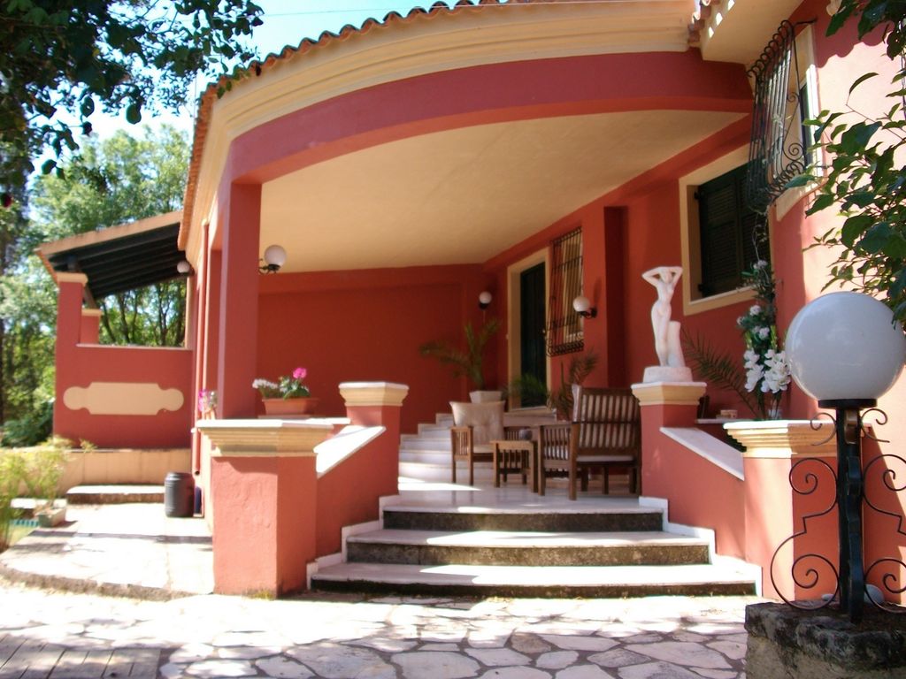 Property photo 2 of 17 Main Entrance