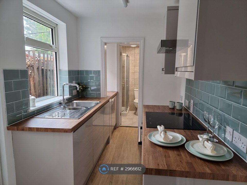Property photo 1 of 21 Very Recent Kitchen