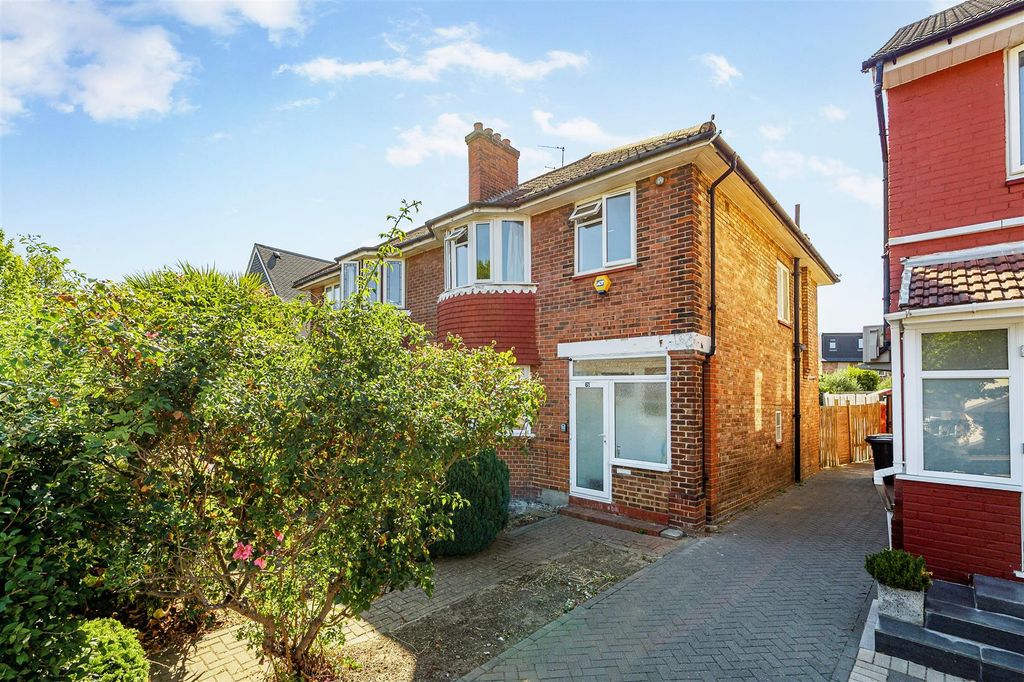 Property photo 1 of 14 61 St. Dunstans Avenue-1.Jpg