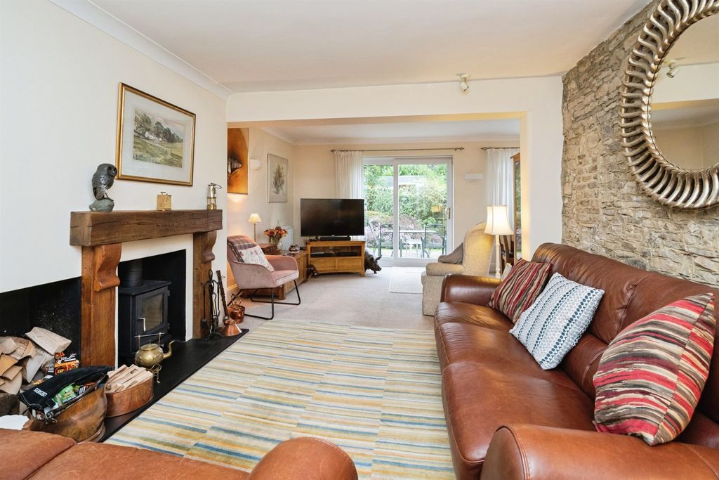 Property photo 2 of 20