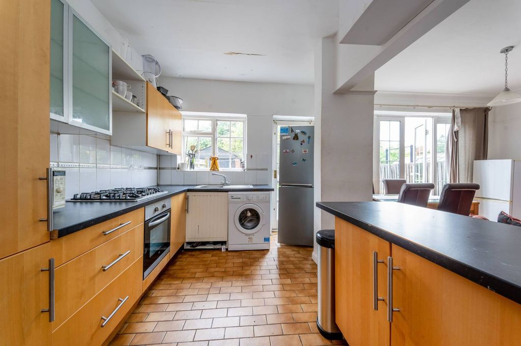 Property photo 3 of 12