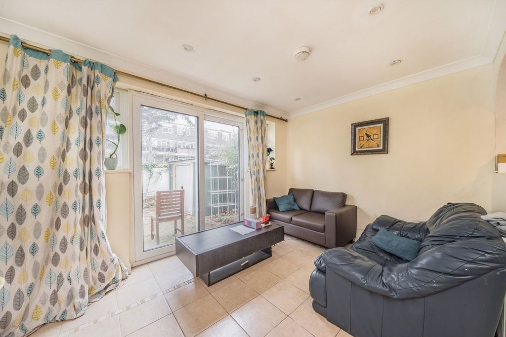 Property photo 3 of 5