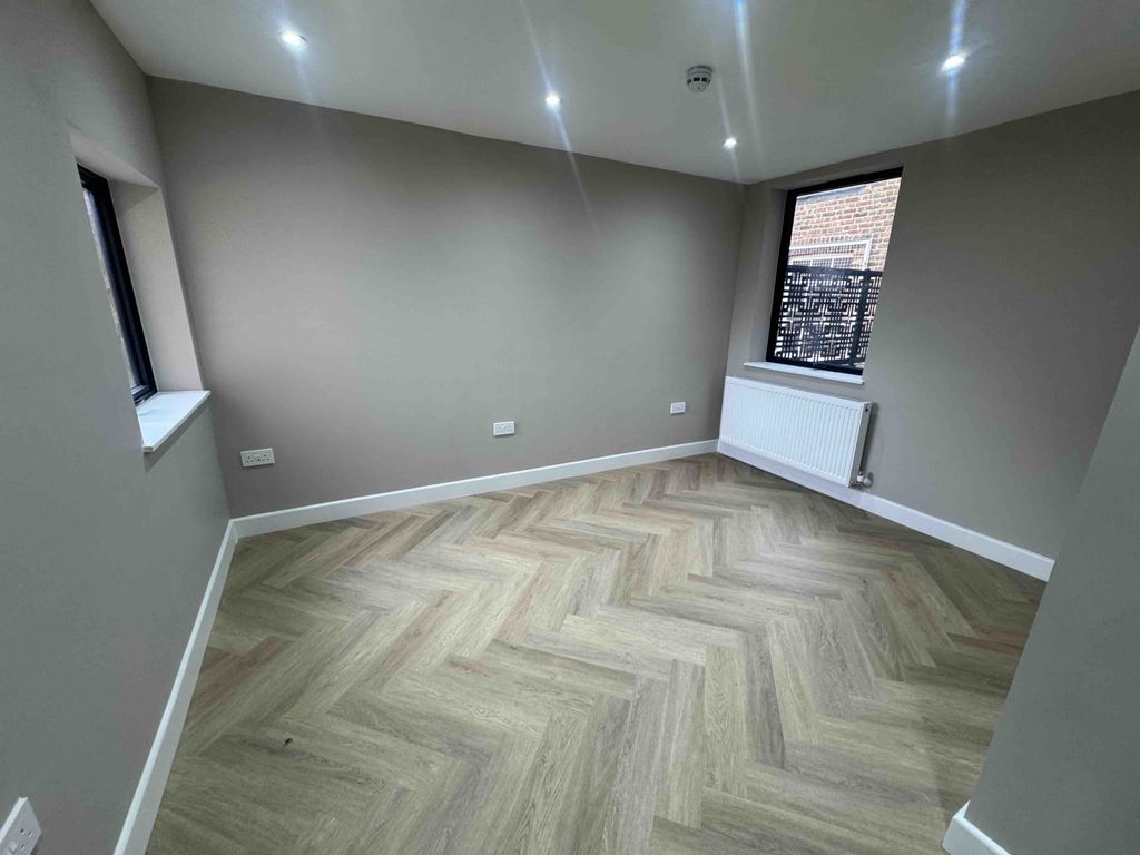 Property photo 2 of 9 Gallery