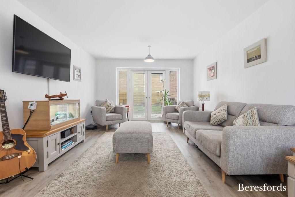 Property photo 3 of 27 Picture 3