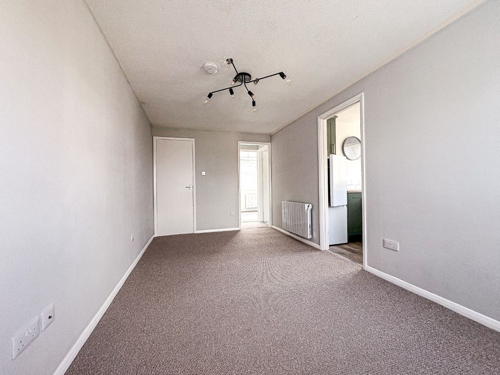 Property photo 3 of 8 5189525
