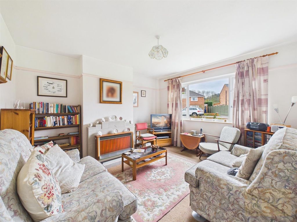 Property photo 3 of 12