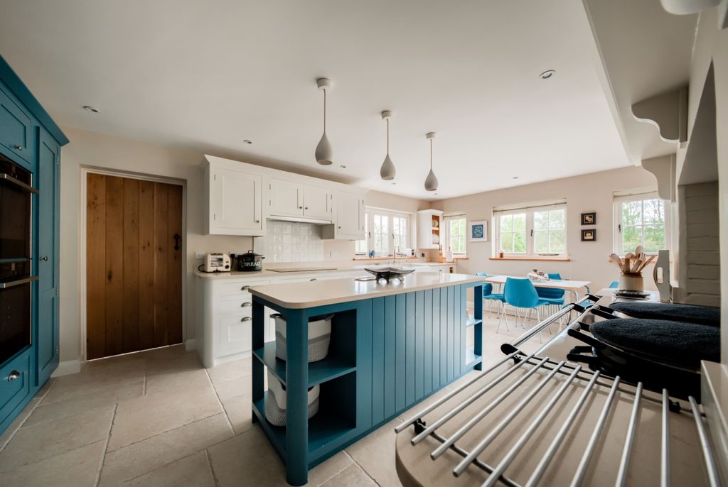 Property photo 3 of 24 Xt5A0944-Hdr(3)