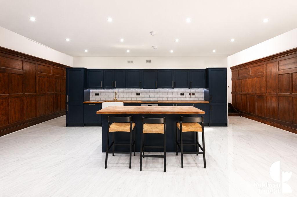 Property photo 1 of 14 Kitchen