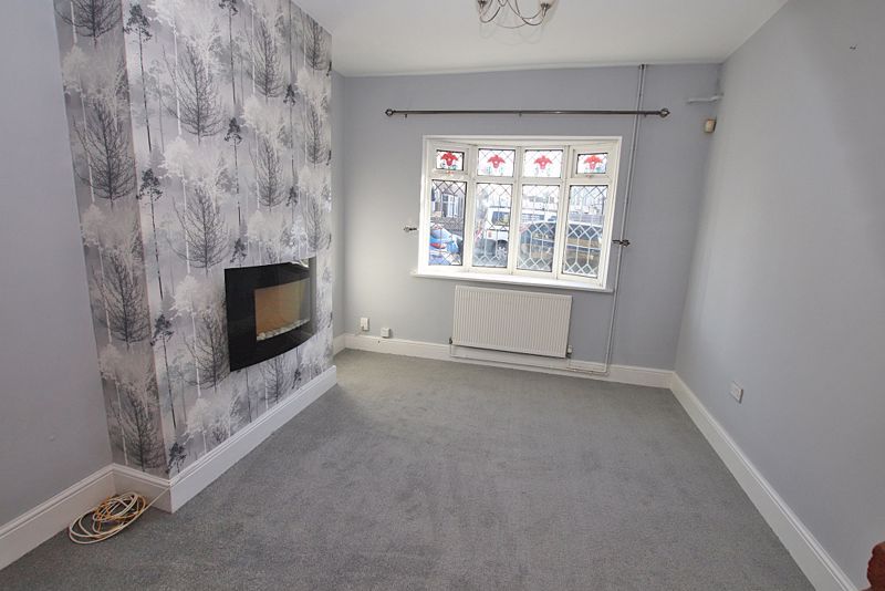 Property photo 2 of 11 Lounge