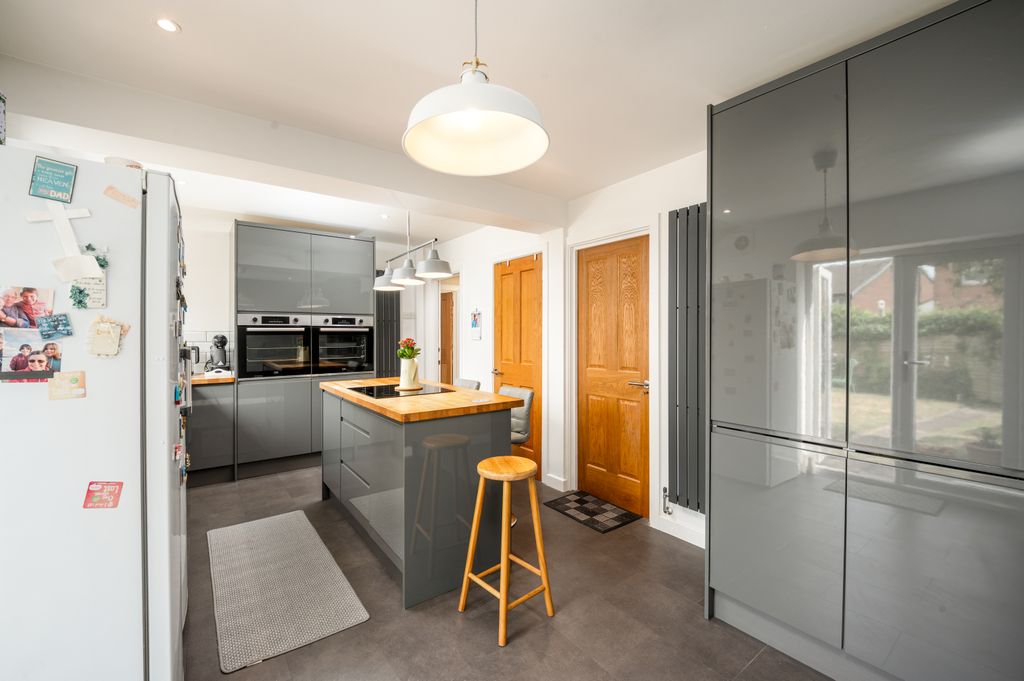 Property photo 2 of 29 10F5A5B63Ea9E8A73E7Af06210E192F7Ac5474A6.Jpg