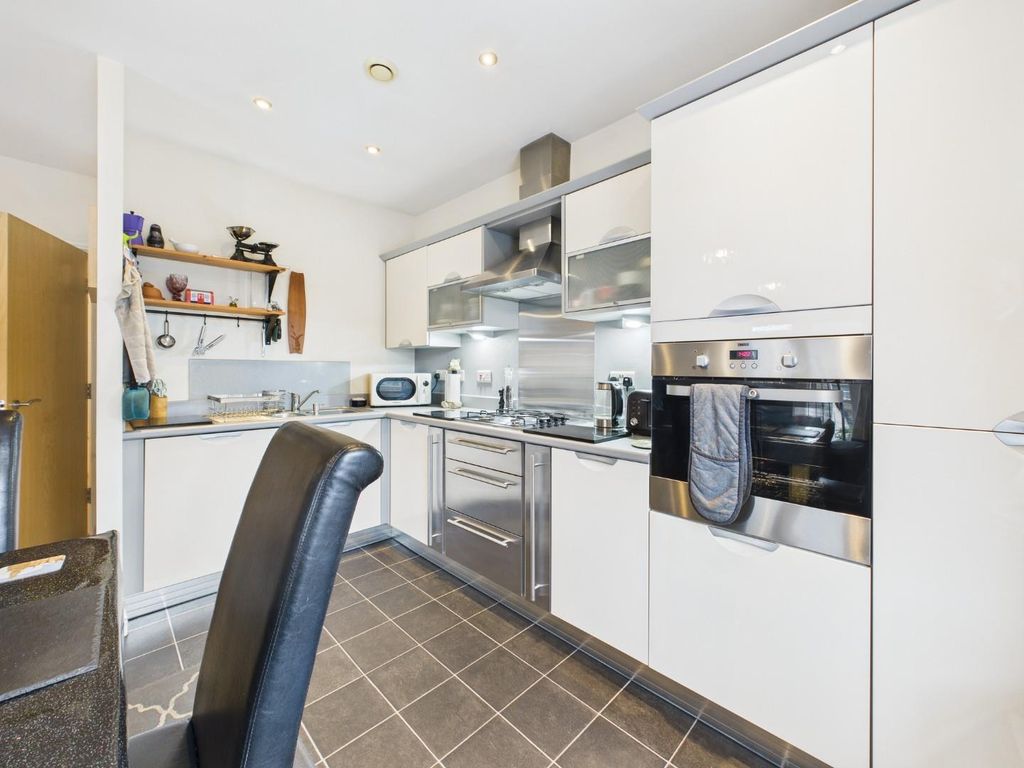 Property photo 3 of 12 Cam04899G0-Pr0210-Still011.Jpg