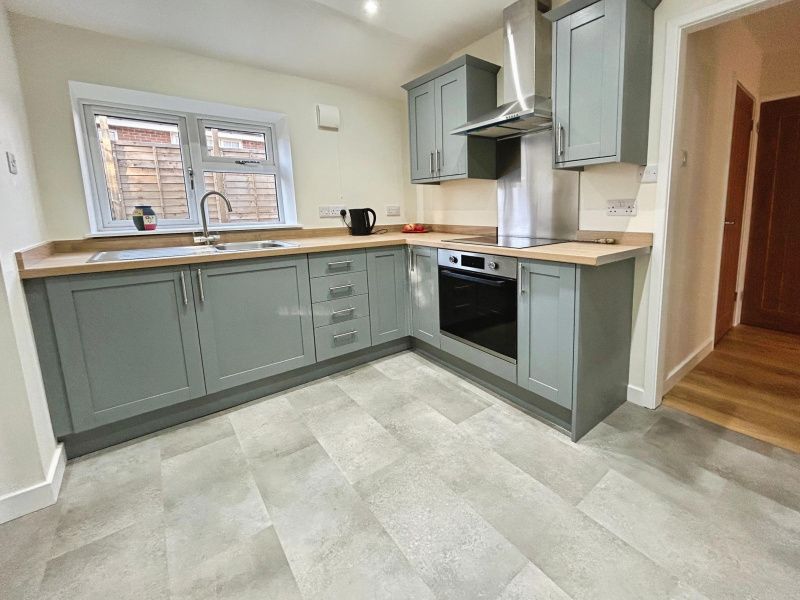 Property photo 2 of 13 2 Bedroom Detached Bungalow