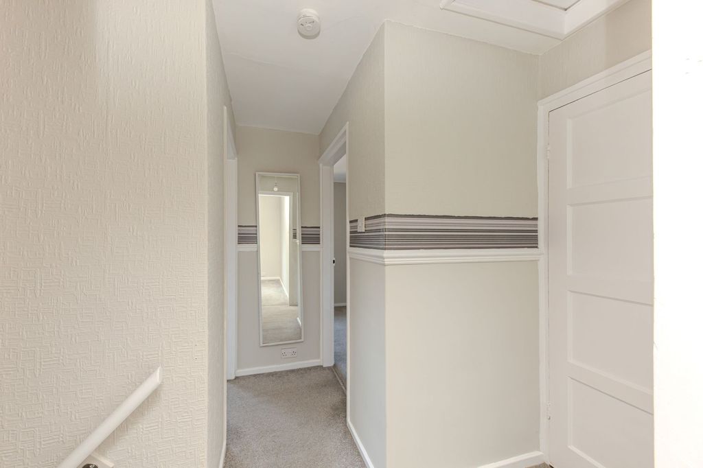 Property photo 2 of 26