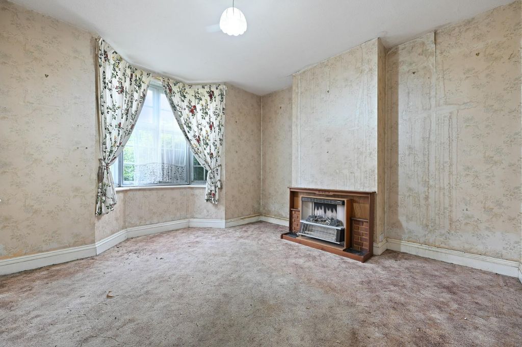 Property photo 2 of 9 7.Jpg