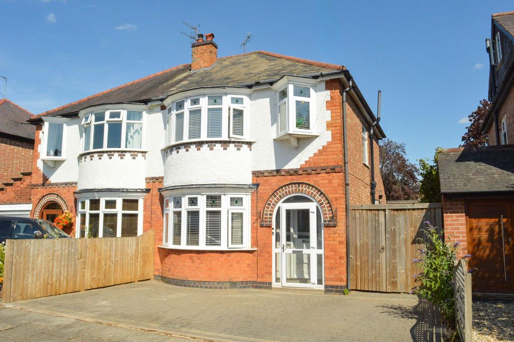 Property photo 1 of 34