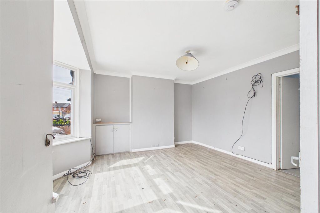 Property photo 2 of 13 Cam01894G0-Pr0285-Still016.Jpg