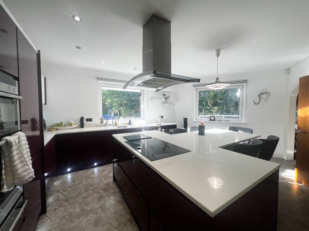 Property photo 3 of 26 Image