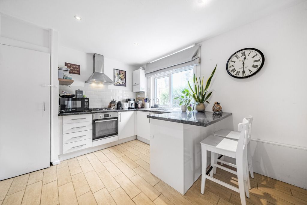 Property photo 2 of 18 1102785 (5)