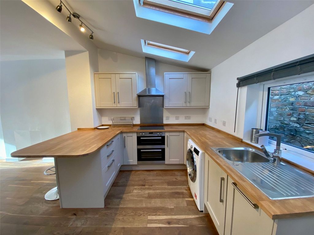 Property photo 3 of 15 Picture No. 26