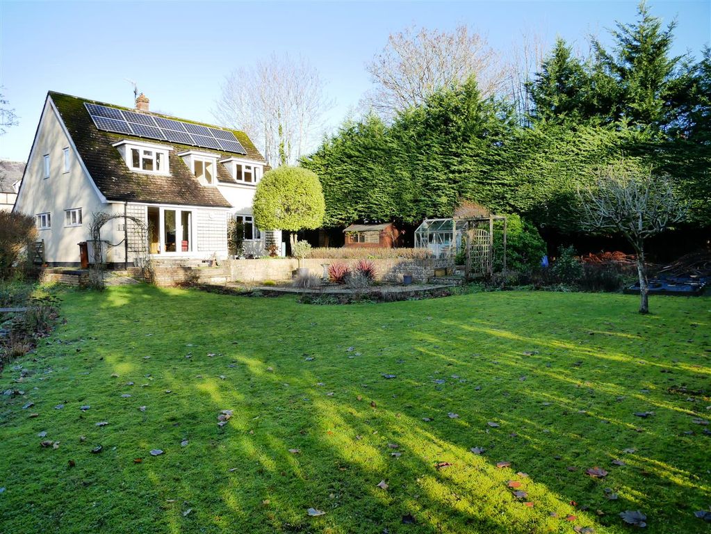 Property photo 2 of 30 The Gardens