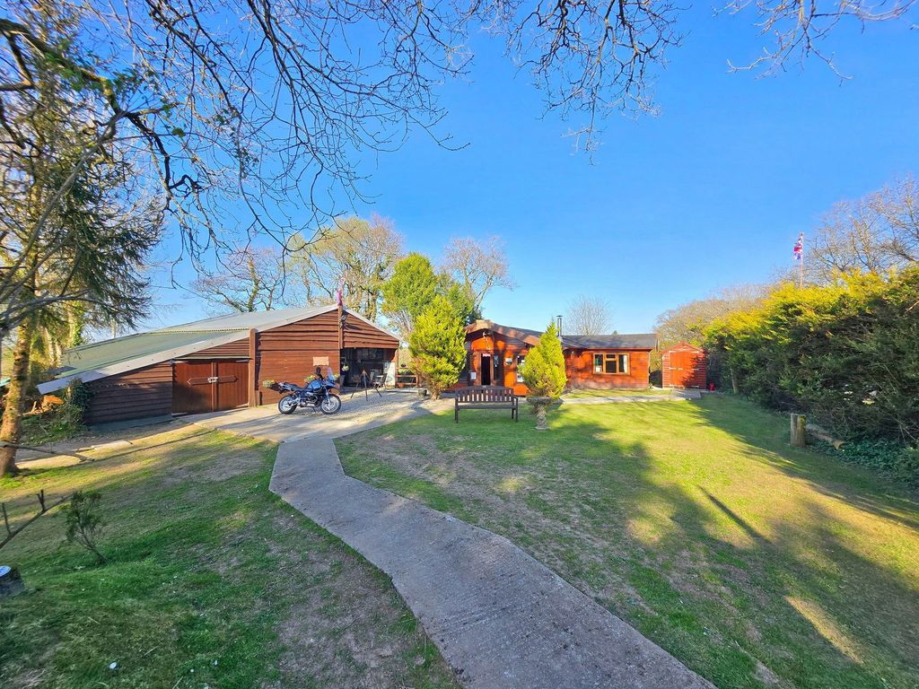 Property photo 3 of 27