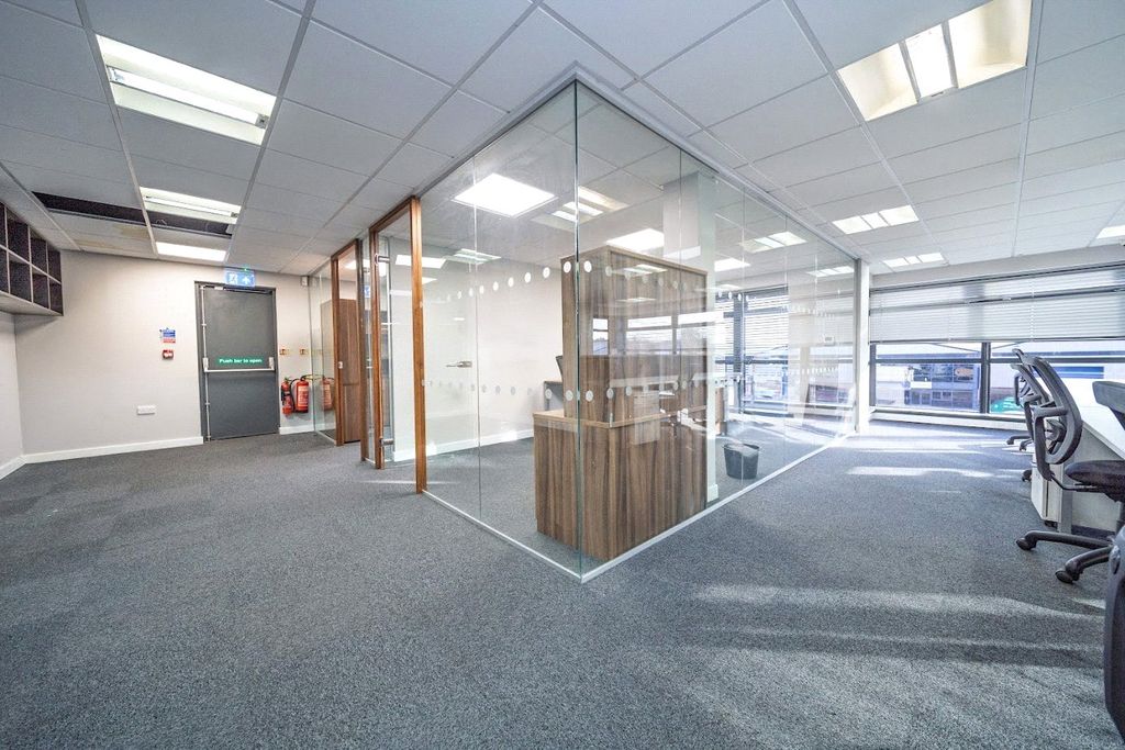 Property photo 3 of 14 Picture No. 06