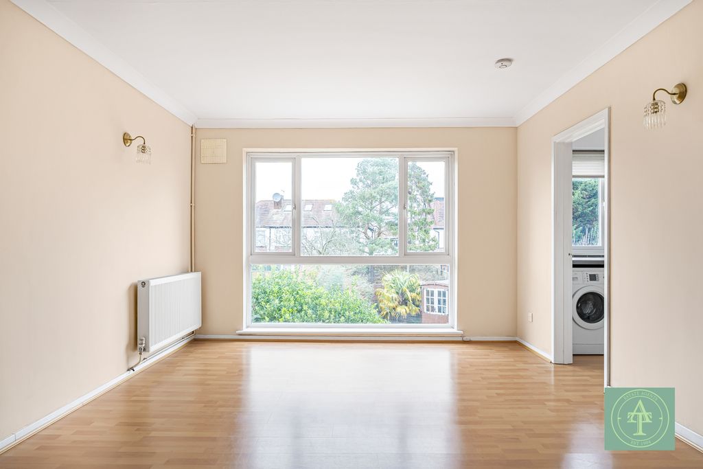 Property photo 3 of 23 Gallery