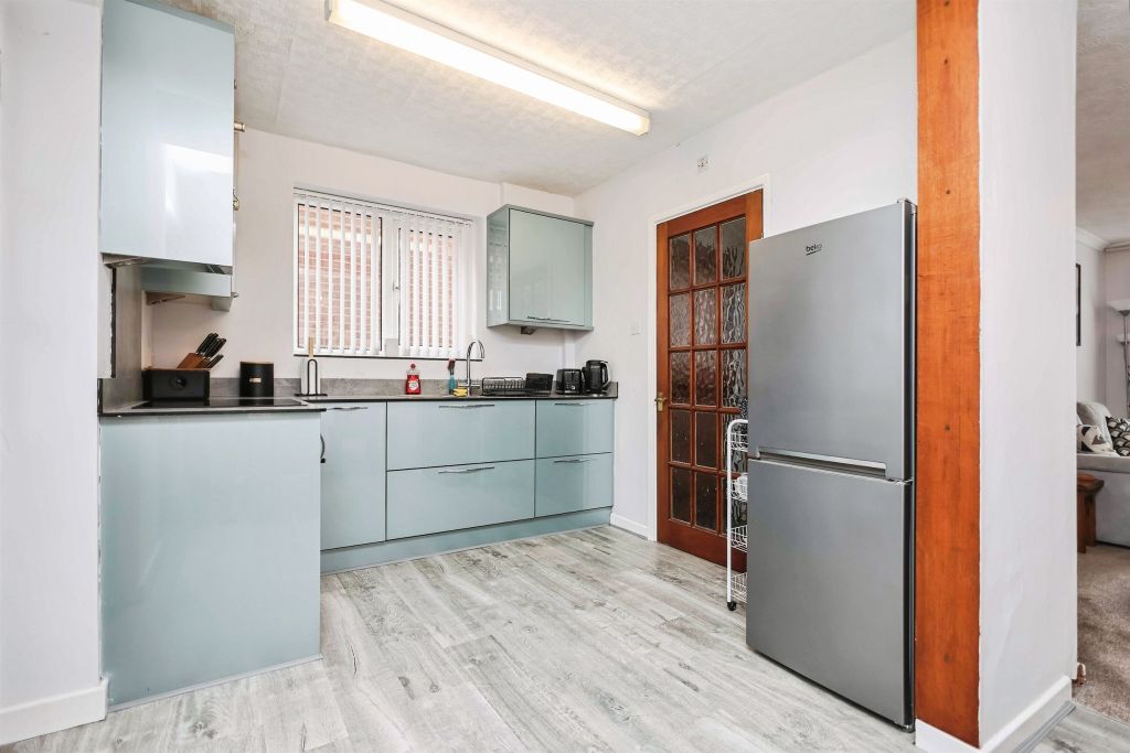 Property photo 2 of 20