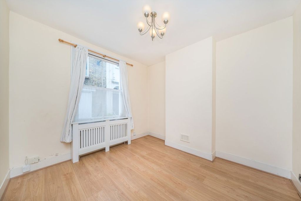 Property photo 3 of 6