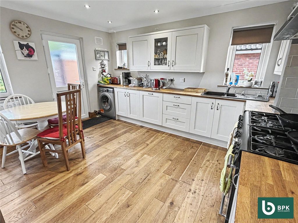 Property photo 3 of 19 Picture No. 03