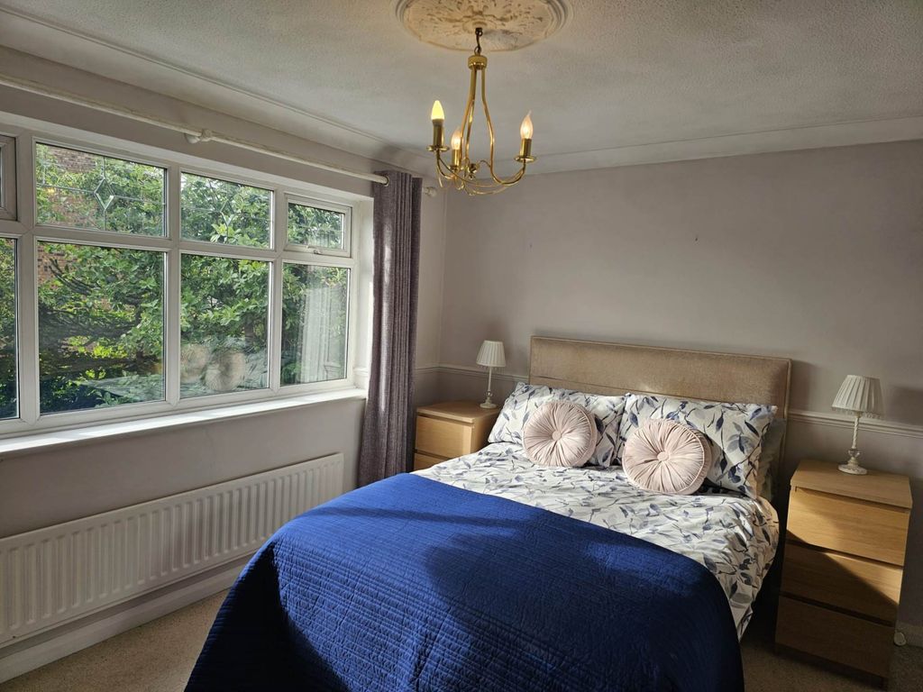 Property photo 2 of 39
